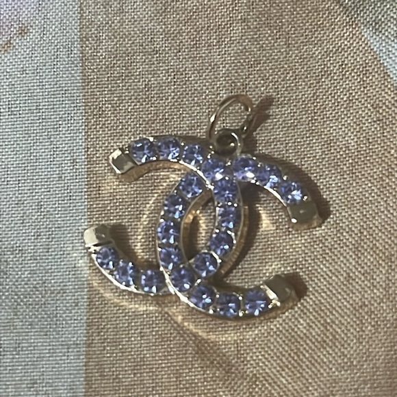 Purple Chanel charm - Picture 2 of 4